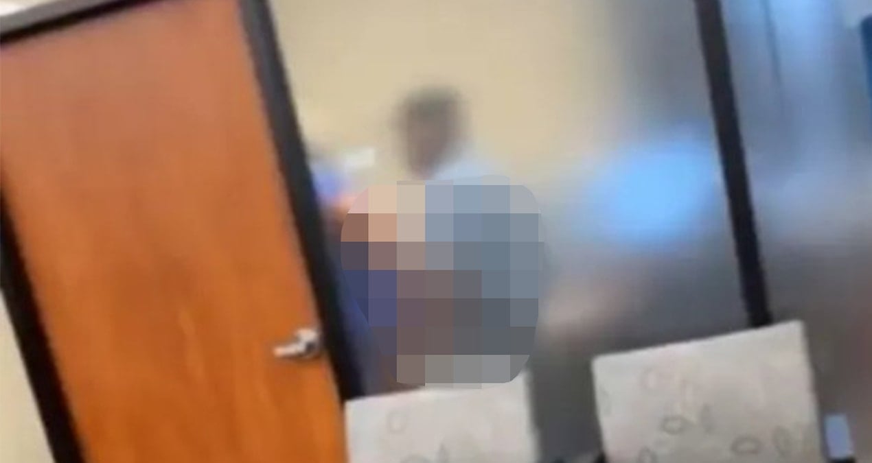 bankada skandal goruntu kimse gormuyor sandilar ama 5MgdESjY