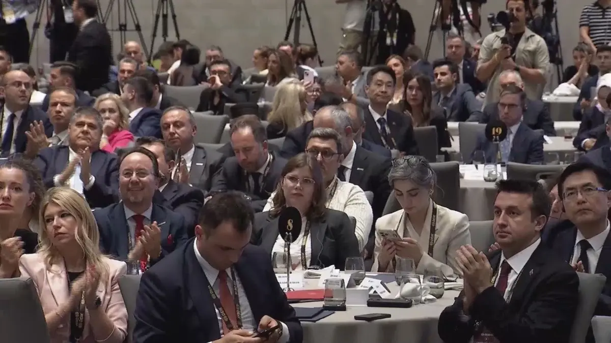 cumhurbaskani erdogan her adimi dikkatle hesap edilmis ince bir siyaset izliyoruz KDOu2Ssq