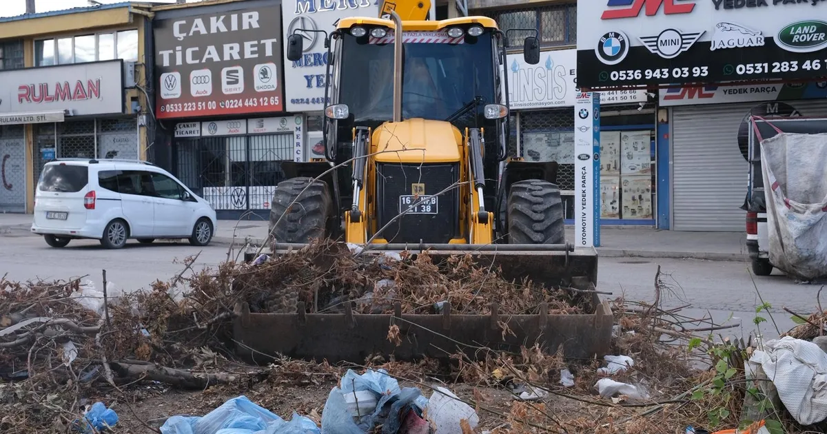 bursa niluferden besevler sanayi sitesine kapsamli temizlik 6k7C3Q4x