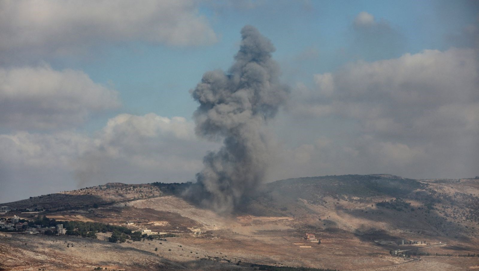 israilden lubnana hava saldirilari 4 kisi hayatini kaybetti tu4QZIYT.jpg