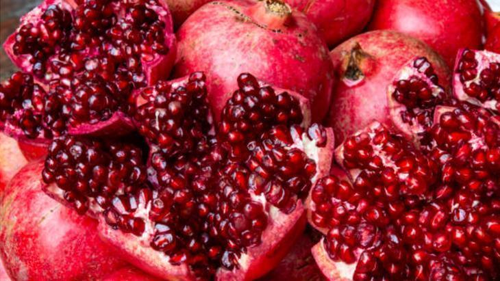 3 isaretle kendini ele veriyor nar secerken hatirla lekeler her seyi anlatiyor HcSQpLf2.jpg