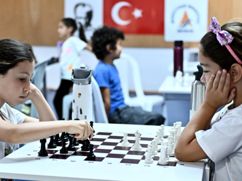 Muratpasada satranc egitimiyle cocuklar turnuvalara hazirlaniyor kGsnTOei