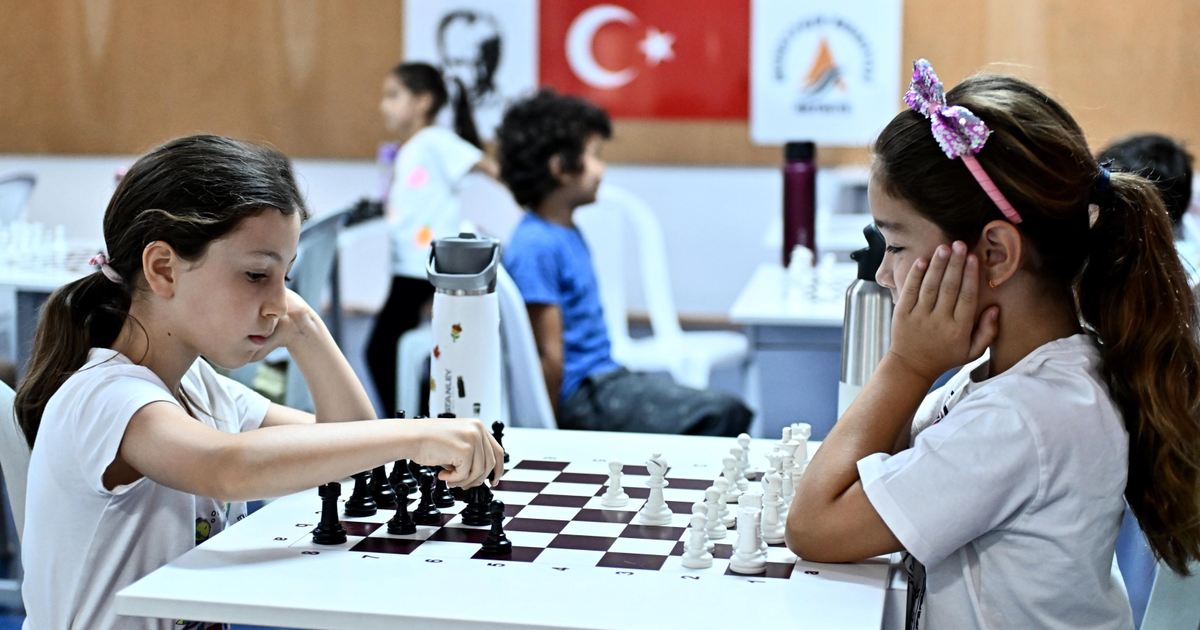 Muratpasada satranc egitimiyle cocuklar turnuvalara hazirlaniyor kGsnTOei